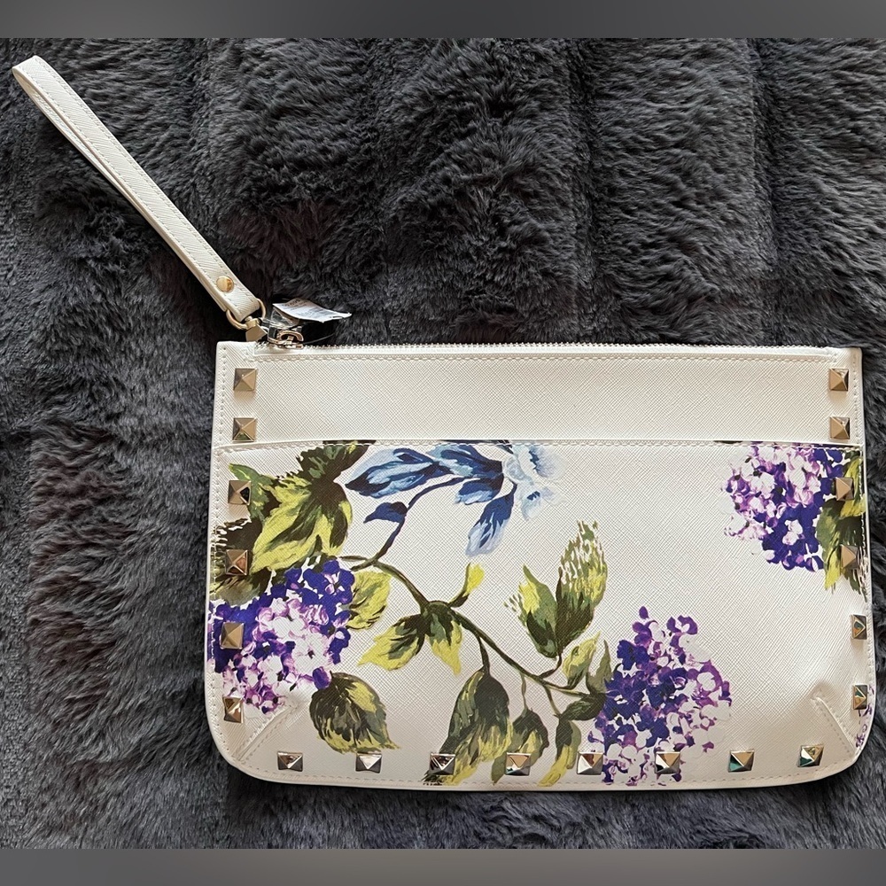 NWT White House Black Market Hydrangea Pouch Wristlet Floral - Picture 2 of 8